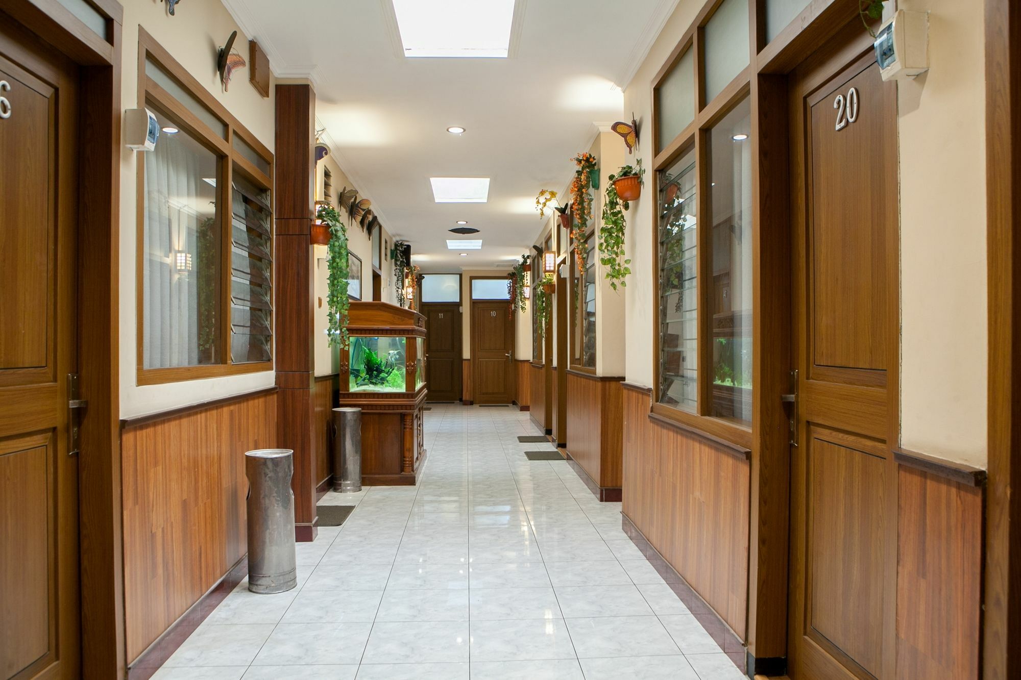 Reddoorz Plus Near Riau Street Bandung Esterno foto
